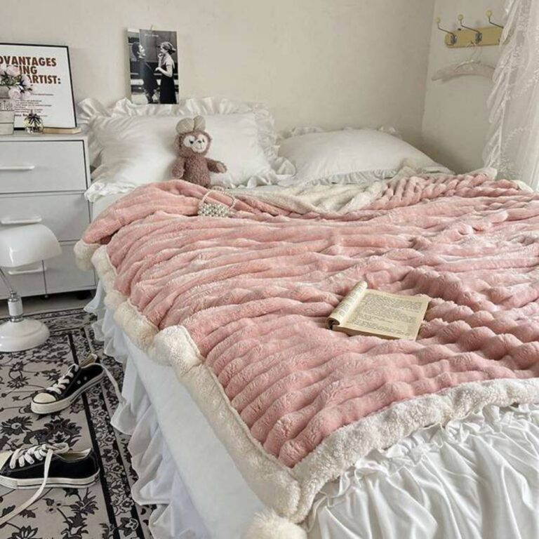 Double-Layer Blanket Double-Layer PV Blanket (Lambswool + Rabbit Fur)